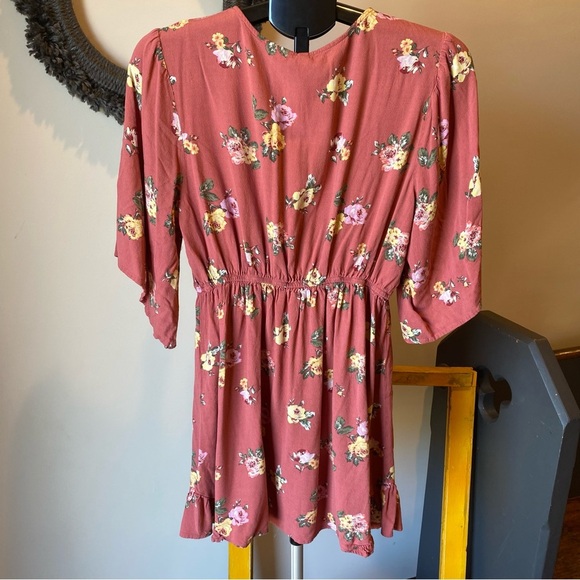 Floral V-Neck Blouse - Pink - Picture 4 of 4